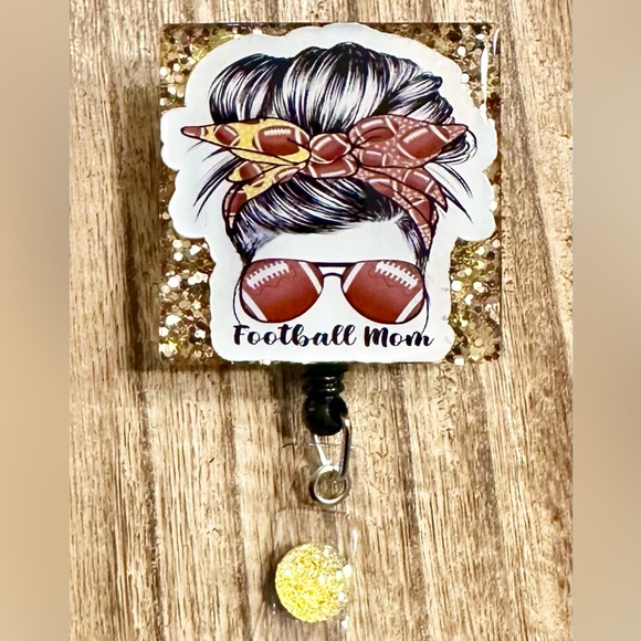 Football MOM Badge Reel - Picture 1 of 3